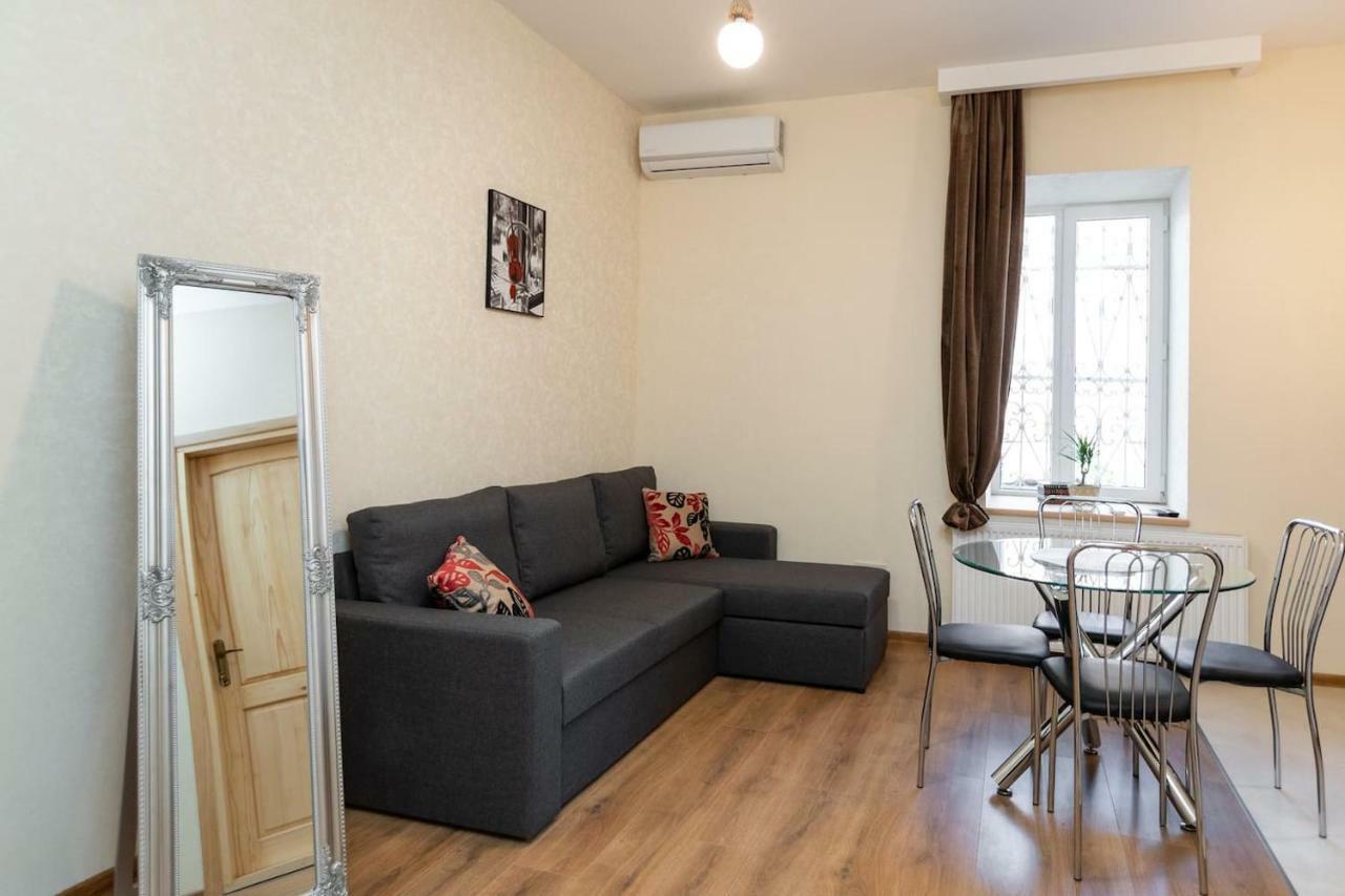 Wehost Stylish Apartment In Old Тбілісі Екстер'єр фото